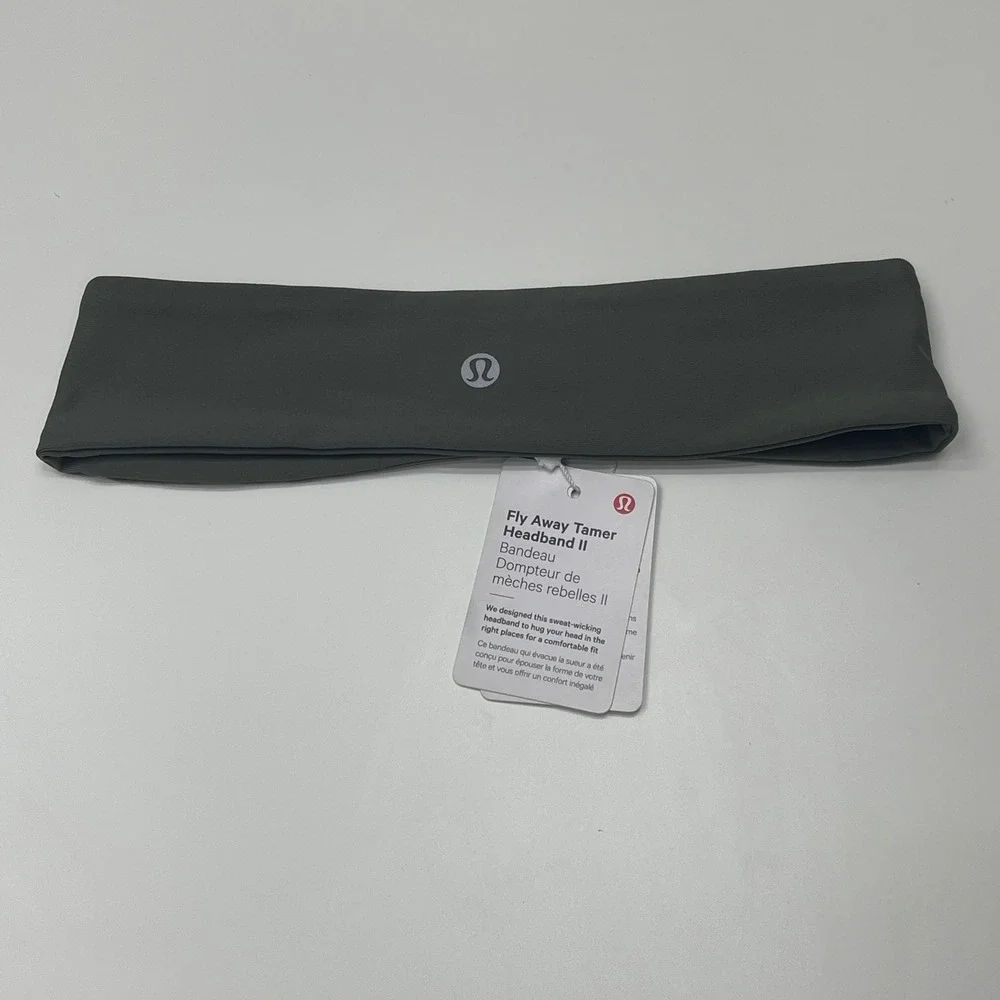 Lululemon Fly Away Tamer Headband II Women Army Green Luxtreme Yoga LW9AODS